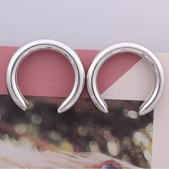 Large thick silver crescent 🌙 moon hoop earrings - Picture 2 of 5